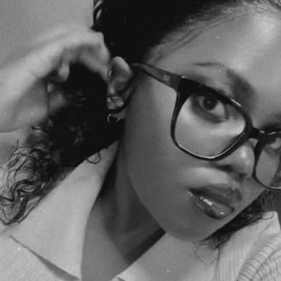 KhensiManzini's profile picture. digital diary of Swati Beamer princess.