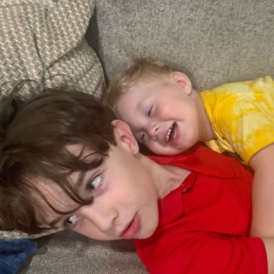 lwy19679941's profile picture. برا التويتر ما اطلع | ما اقابل | ما ادق كام يرحم امكم افهموا !