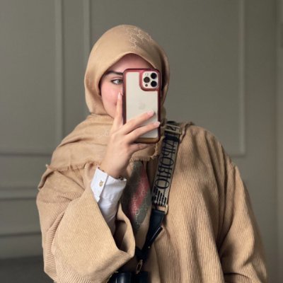 raha_fallah128's profile picture. «الحب أوله مطر وآخره وحل.»

آغاز عشق، باران است و پایانش گل‌آلود