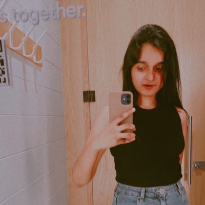 kaadhalkanmani's profile picture. 23. IG: yaxhni