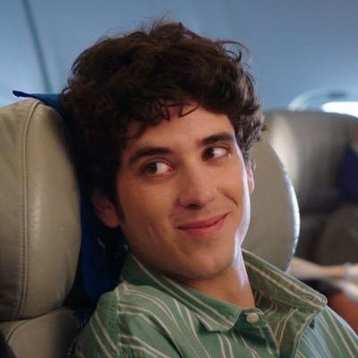 dreamthelakes's profile picture. “tu ci pensi mai agli universi paralleli?” ☽⋆