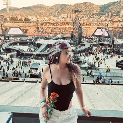 TatianaCorreaP's profile picture. Para que ser normal si puedes ser feliz.