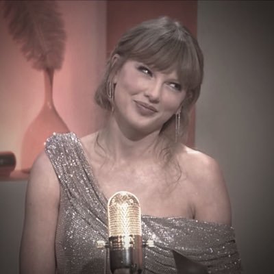 ShowgirlTrack6's profile picture. Swiftie since 2012 || 💚💛💜❤️🩵🖤🩷🩶🤎💙🤍🧡 || Ruin The Friendships #1 Fan || backup/Media @TSMedia1387 || GACK x1