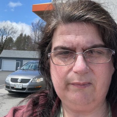 ArtsJane552's profile picture. 