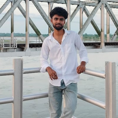 thebhaskarray's profile picture. 