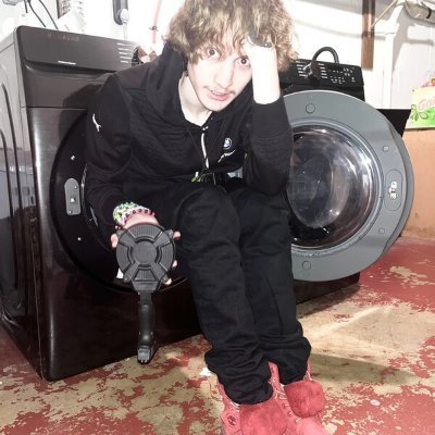 EnbyCarry's profile picture. drain gang shit man