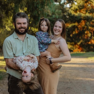 arrowmamii's profile picture. I don’t take advice from people less successful than me