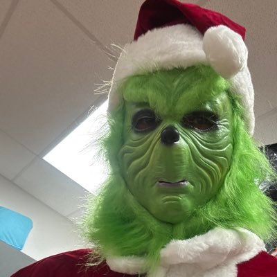 sacyhac's profile picture. parody account of hacysacy