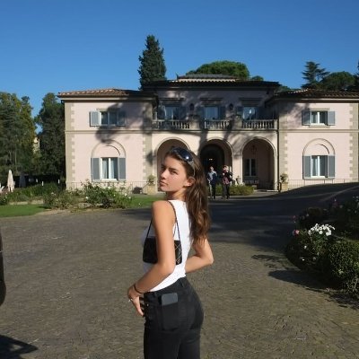 chadiLara's profile picture. I want honest man can spend the rest of my life with