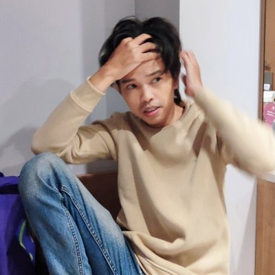 suffocaterpop's profile picture. aku bercakap dengan bayangan— ia mencekokiku dengan filosofi. (sequi. non lucem. sed umbram)