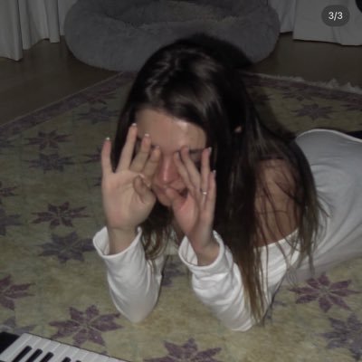 cartedelame_'s profile picture. meansicareaholic