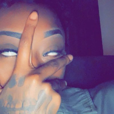 impurethoughtss's profile picture. Couple screws loose but my shit tight . xx 💋