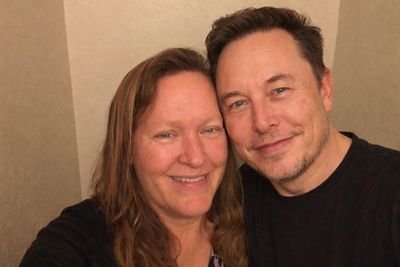 vanny_medina's profile picture. Digital assistant-style account sharing Elon Musk, inspired thoughts, updates & ideas.
Fan commentary