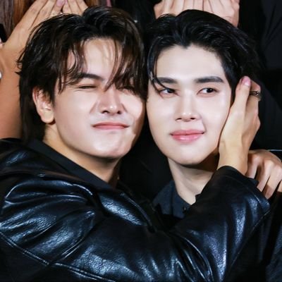 Sunshine_luv7's profile picture. I love my baby @dunknatachai and his bro @ChenRcj 💙

#DareYouToDeath 👮🏻‍♂️👮🏻‍♂️18th Dec ❤️ available on Netflix Globally