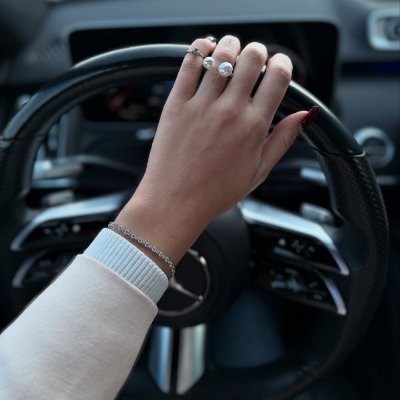 CaitlynTay85106's profile picture. " Love and Be Loved "   
#LifeIsBeautiful