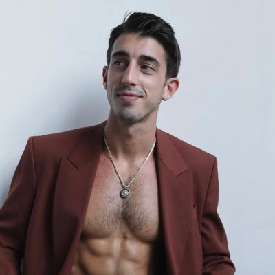 lyricalromancer's profile picture. 