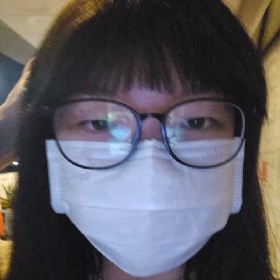 hui_4_3's profile picture. 手机发出的蓝光总是照在我身上。