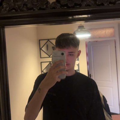 _darkfolklore's profile picture. 27.