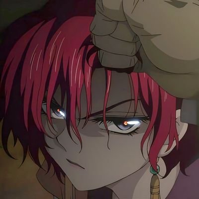 Errym_'s profile picture. too many brain tabs open :P