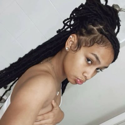 ttesf4ye's profile picture. AXOLOT IN CHAINS 🤟