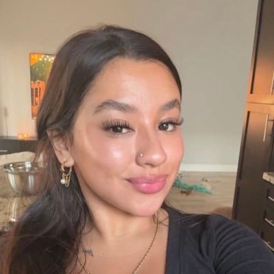 Charlotte273923's profile picture. 