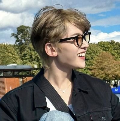 cdmtchltt's profile picture. 🎸⋆⭒˚｡⋆ and right there where we stood was holy ground.

uplb # bs chemistry