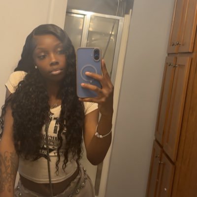 thereal_bigdes's profile picture. y r u here ¿