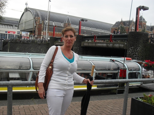 helenamaatje's profile picture. Altijd optimistisch. Druk leven met 2 kinderen. Gewoon doorgaan en genieten ! Het leven is al zo kort!