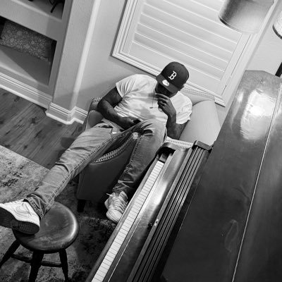 MoneyLane800's profile picture. LLQueenMaureen🏆🕊️💔🥇| Tryin to be #1 in A world that hardly Accepts #2 |#MoneyMafiaLane🩸|