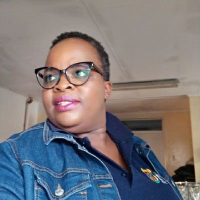 TiyiselaniMkha6's profile picture. Female