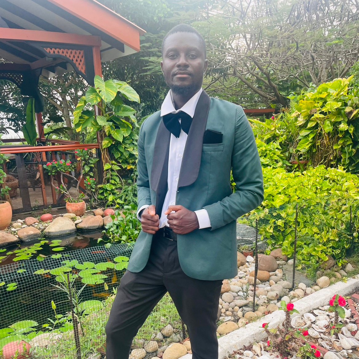 Iambenefits1's profile picture. 