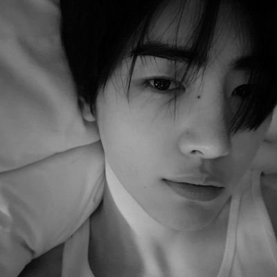 siawoof's profile picture. do i creep you out?
⠀