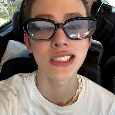 jemappeille's profile picture. to live for the hope of it all