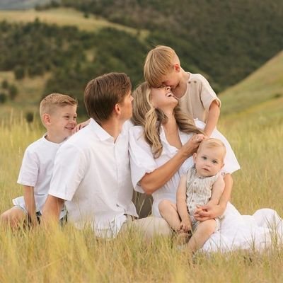 karisgall5's profile picture. 