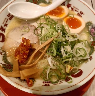 maromaru_221's profile picture. プロレスと音楽、猫ばっかり
ピアス21個(あと2個増やす予定)