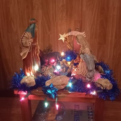 Ciudadanomunoz's profile picture. Nada de lo que el hombre ha sido, lo es ni lo será para siempre, sino que ha llegado a serlo un buen día, y otro buen día dejara de serlo.-J.O.Gasset.