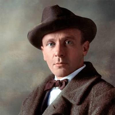 ShadowHarold28's profile picture. «Просто растает снег, взойдет зеленая украинская трава, заплетет землю… выйдут пышные всходы… задрожит зной над полями, и крови не останется и следов.»