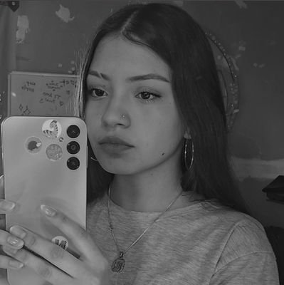 nayla_jz's profile picture. 