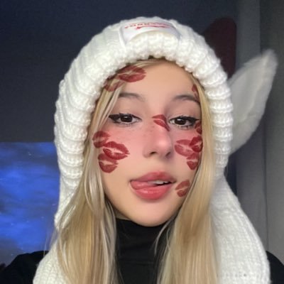 JustKiirby's profile picture. Streamer chill de cojones/variety content !cs !valorant !justchatting 🎀 ig: 2diff__carlaa