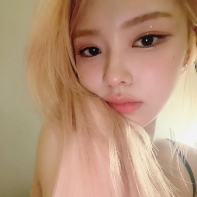 garotadoseonwoo's profile picture. 