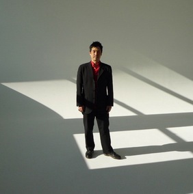 Owner of Klompching Gallery, and Adjunct Faculty at the School of Visual Arts in New York City. Passionate about photography, design, gastronomy and soccer.