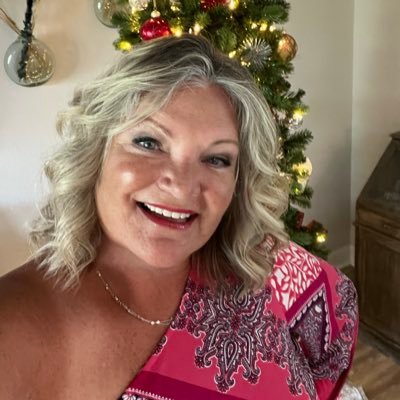 Retired animal welfare CEO, super cool housewife, awesome dog mom, tennis & pickleball player, political junkie and logical thinker. Conservative 🇺🇸