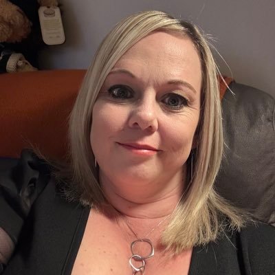 LoobooLou's profile picture. daughter, sister, auntie, mother, Arab, pituitary tumour survivor 🧡🖤