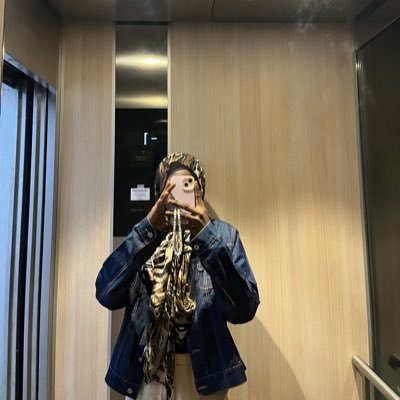 Bibidjieng's profile picture. Archivist and feminist ,amoureuse de l’amour, Art , love flowers ,livres … (je commente ce qui m’énerve)(pas de dm svp) #Tijani🤍#Freepalestine🇸🇩