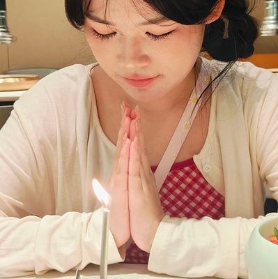 Yvo4ever's profile picture. 