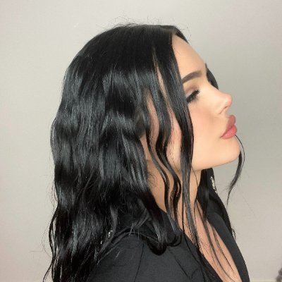 itsavivaxo's profile picture. Irish - Trans  🏳️‍⚧️
Find me here ↓↓