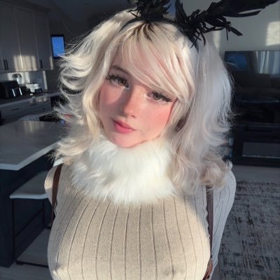 viezery's profile picture. IG @viezery ♡ more of me below ;3 !