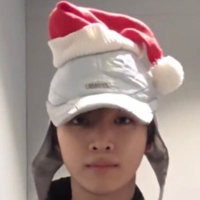 chengyuanoi's profile picture. 형 저랑 같이 있을래요? 그래 일리와