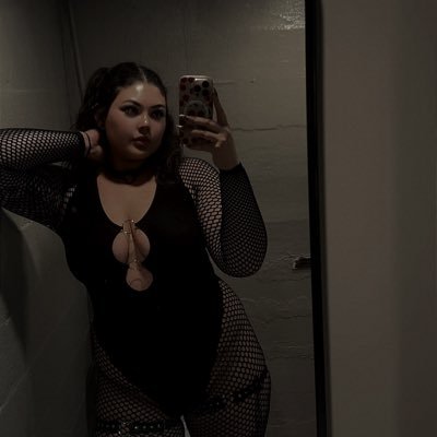 jjapknees's profile picture. researcher / raver