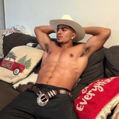 papichulonick's profile picture. insta: @nickperezofficial_ More of me🤠🥵 ↓
